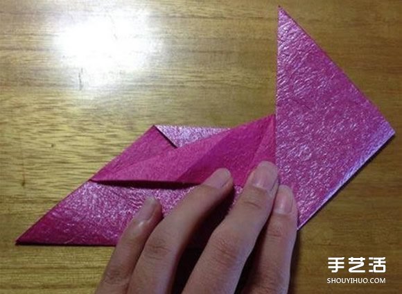 領(lǐng)帶愛心的折法圖解 漂亮領(lǐng)帶心的折紙教程 -  itrip.net.cn