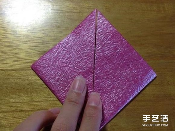 領(lǐng)帶愛心的折法圖解 漂亮領(lǐng)帶心的折紙教程 -  itrip.net.cn