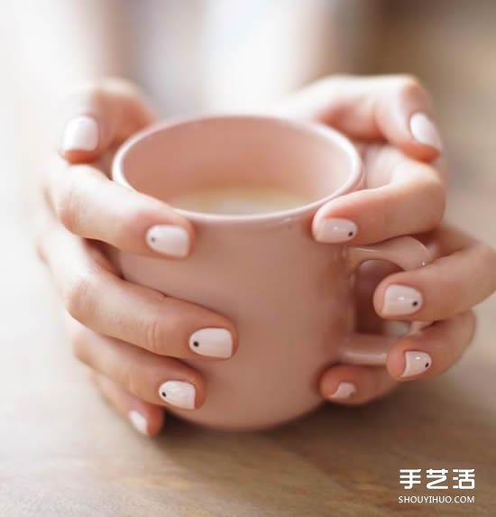 2017春季10種美甲靈感：告別秋冬沉悶色系 -  itrip.net.cn