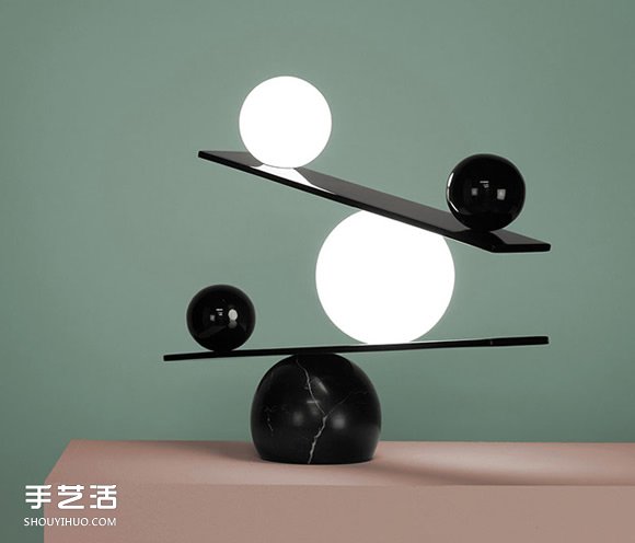 黑白之間的巧妙平衡 燈具魔術(shù)師的平衡臺(tái)燈設(shè)計(jì) -  itrip.net.cn