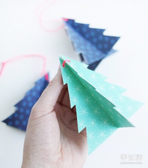 自制圣誕樹掛件的方法 卡紙圣誕樹小掛件DIY -  itrip.net.cn
