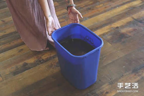 衣服靛藍(lán)染色方法步驟 靛藍(lán)染色衣物DIY圖解  -  itrip.net.cn