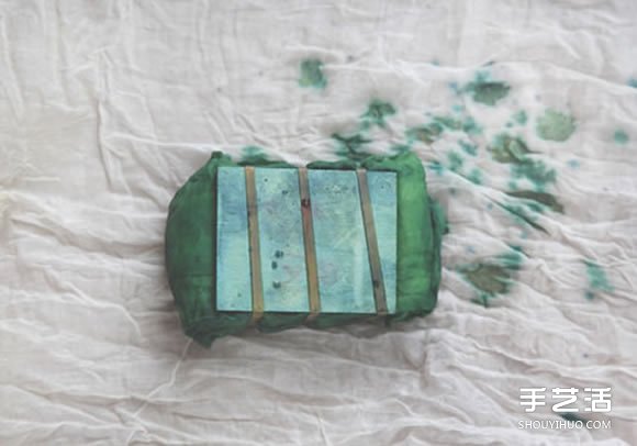 衣服靛藍(lán)染色方法步驟 靛藍(lán)染色衣物DIY圖解  -  itrip.net.cn