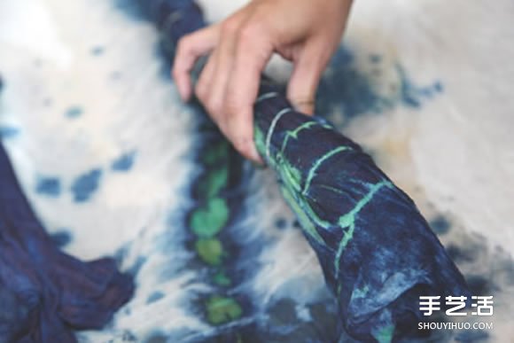 衣服靛藍(lán)染色方法步驟 靛藍(lán)染色衣物DIY圖解  -  itrip.net.cn