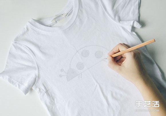 媽媽的手繪T恤DIY 送給可愛兒子的愛心禮物 -  itrip.net.cn