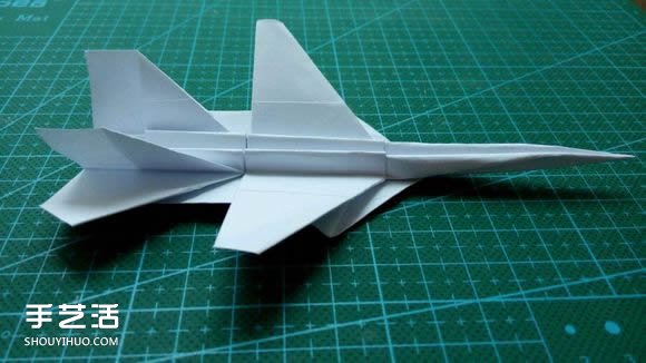 怎么用紙折戰(zhàn)斗機圖解 A4紙折戰(zhàn)斗機的折法 -  itrip.net.cn