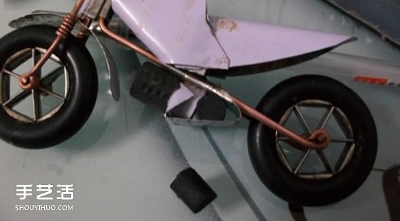 易拉罐制作摩托車步驟 摩托車模型制作技法 -  itrip.net.cn
