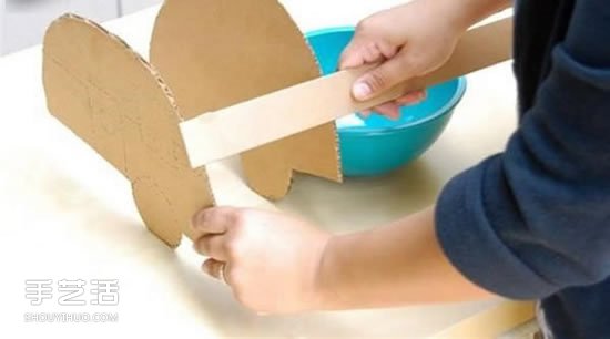 幼兒露營(yíng)車手工制作 簡(jiǎn)單瓦楞紙露營(yíng)車的做法 -  itrip.net.cn