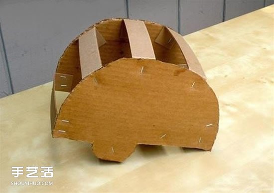 幼兒露營(yíng)車手工制作 簡(jiǎn)單瓦楞紙露營(yíng)車的做法 -  itrip.net.cn