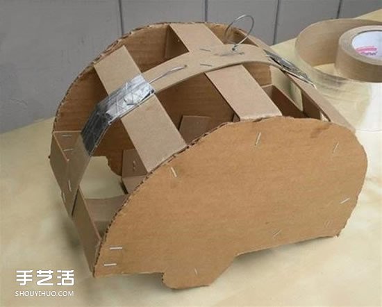 幼兒露營(yíng)車手工制作 簡(jiǎn)單瓦楞紙露營(yíng)車的做法 -  itrip.net.cn