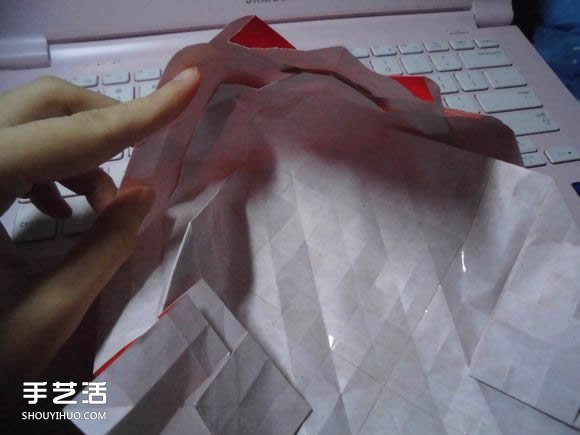 接吻魚愛心折紙圖解 超復(fù)雜桃心的折法過程 -  itrip.net.cn