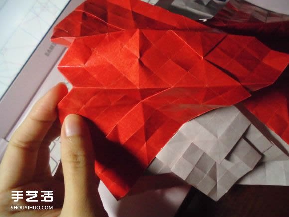 接吻魚愛心折紙圖解 超復(fù)雜桃心的折法過程 -  itrip.net.cn