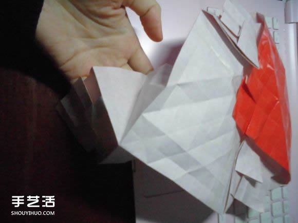 接吻魚愛心折紙圖解 超復(fù)雜桃心的折法過程 -  itrip.net.cn