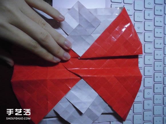接吻魚愛心折紙圖解 超復(fù)雜桃心的折法過程 -  itrip.net.cn