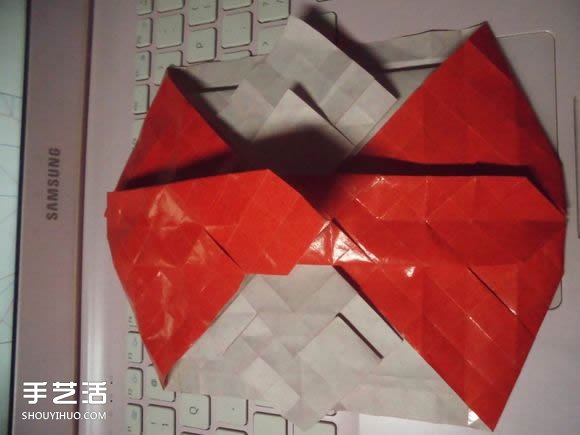 接吻魚愛心折紙圖解 超復(fù)雜桃心的折法過程 -  itrip.net.cn
