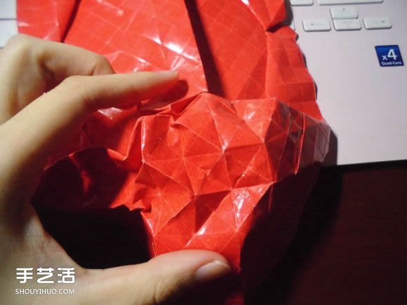 接吻魚愛心折紙圖解 超復(fù)雜桃心的折法過程 -  itrip.net.cn