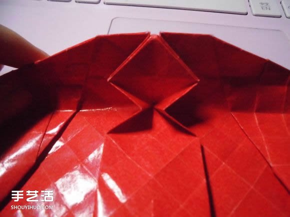 接吻魚愛心折紙圖解 超復(fù)雜桃心的折法過程 -  itrip.net.cn