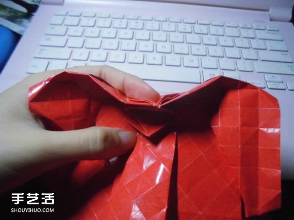 接吻魚愛心折紙圖解 超復(fù)雜桃心的折法過程 -  itrip.net.cn