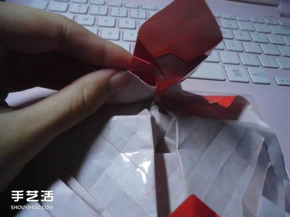 接吻魚愛心折紙圖解 超復(fù)雜桃心的折法過程 -  itrip.net.cn