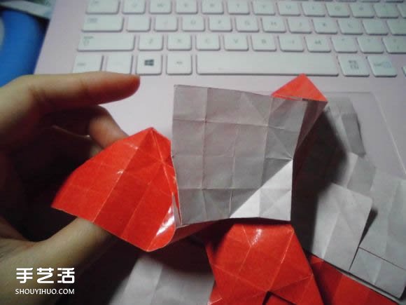 接吻魚愛心折紙圖解 超復(fù)雜桃心的折法過程 -  itrip.net.cn
