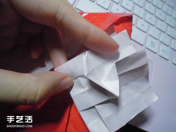 接吻魚愛心折紙圖解 超復(fù)雜桃心的折法過程 -  itrip.net.cn