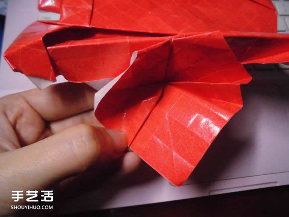 接吻魚愛心折紙圖解 超復(fù)雜桃心的折法過程 -  itrip.net.cn