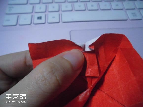 接吻魚愛心折紙圖解 超復(fù)雜桃心的折法過程 -  itrip.net.cn