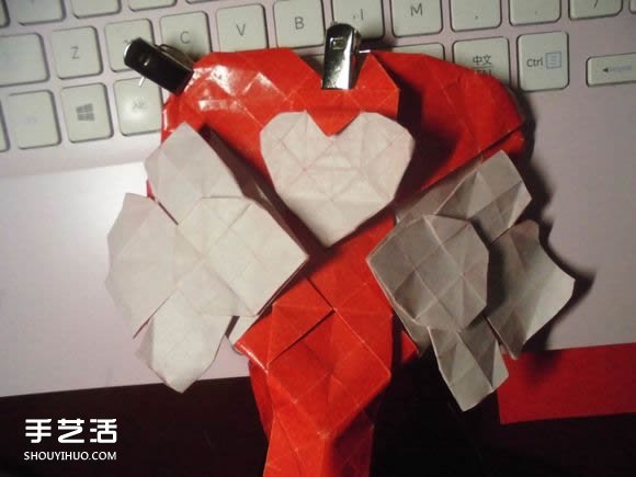 接吻魚愛心折紙圖解 超復(fù)雜桃心的折法過程 -  itrip.net.cn