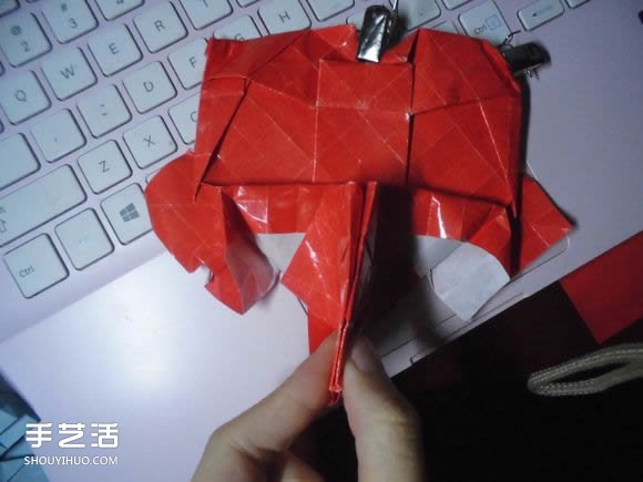接吻魚愛心折紙圖解 超復(fù)雜桃心的折法過程 -  itrip.net.cn