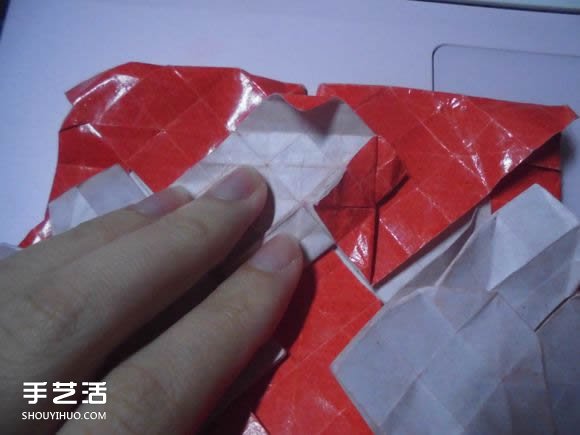 接吻魚愛心折紙圖解 超復(fù)雜桃心的折法過程 -  itrip.net.cn