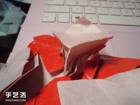 接吻魚愛心折紙圖解 超復(fù)雜桃心的折法過程 -  itrip.net.cn