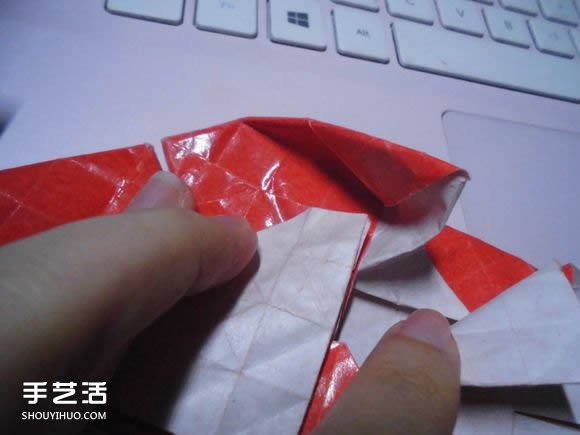 接吻魚愛心折紙圖解 超復(fù)雜桃心的折法過程 -  itrip.net.cn
