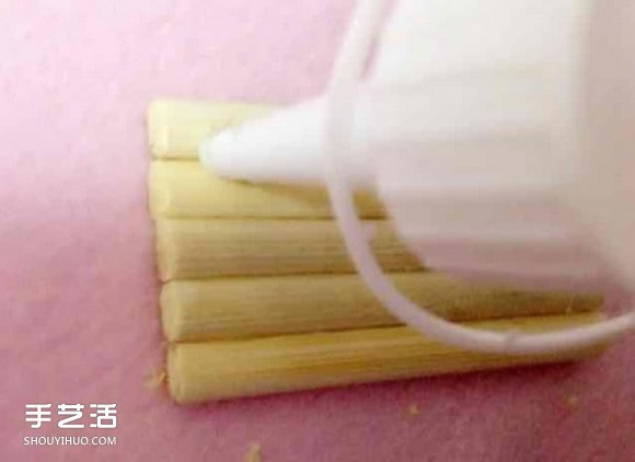 一次性筷子手工制作帶扶手椅子的方法圖解 -  itrip.net.cn