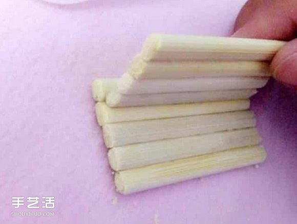 一次性筷子手工制作帶扶手椅子的方法圖解 -  itrip.net.cn