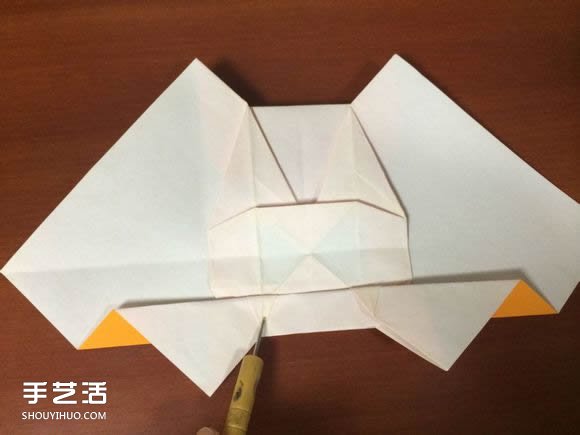怎么折跑車的教程 手工跑車折紙方法圖解 -  itrip.net.cn