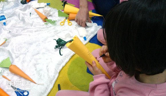 幼兒園胡蘿卜手工制作 簡(jiǎn)單紙胡蘿卜的做法 -  itrip.net.cn