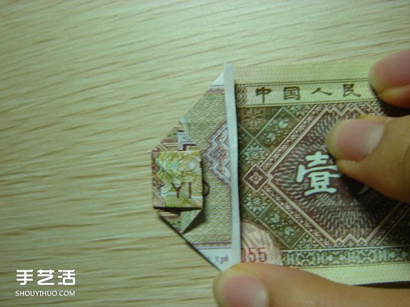 紙幣折紙照相機(jī)圖解 美金折相機(jī)的折法詳解 -  itrip.net.cn