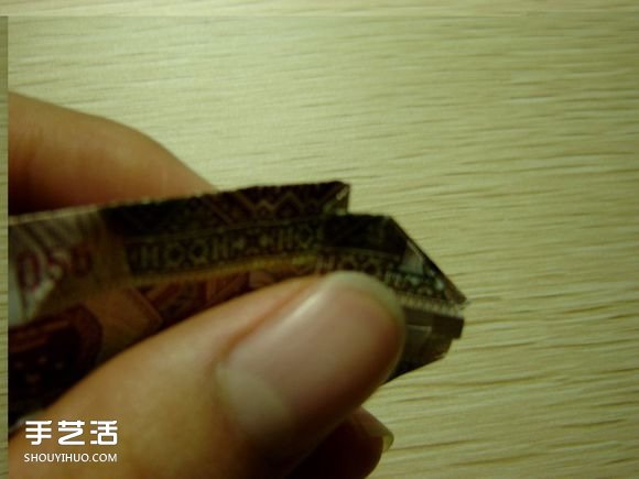 紙幣折紙照相機(jī)圖解 美金折相機(jī)的折法詳解 -  itrip.net.cn