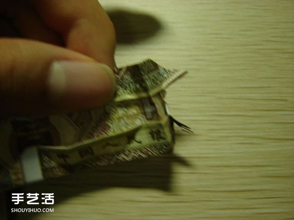 紙幣折紙照相機(jī)圖解 美金折相機(jī)的折法詳解 -  itrip.net.cn