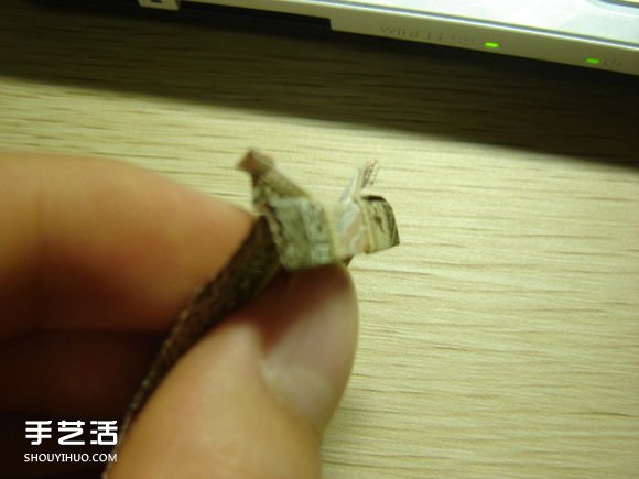 紙幣折紙照相機(jī)圖解 美金折相機(jī)的折法詳解 -  itrip.net.cn
