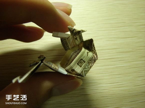 紙幣折紙照相機(jī)圖解 美金折相機(jī)的折法詳解 -  itrip.net.cn