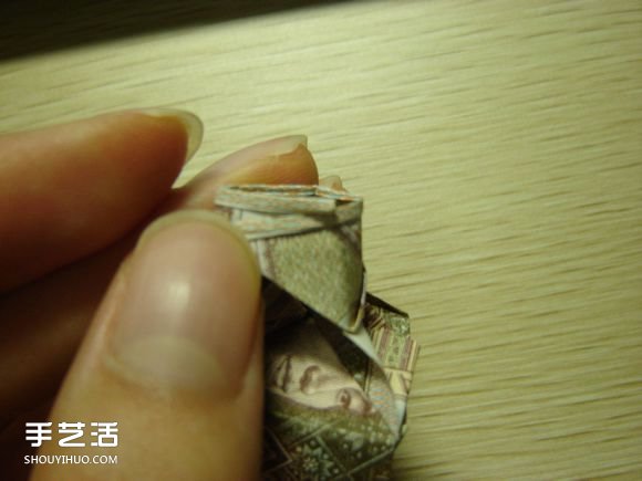 紙幣折紙照相機(jī)圖解 美金折相機(jī)的折法詳解 -  itrip.net.cn