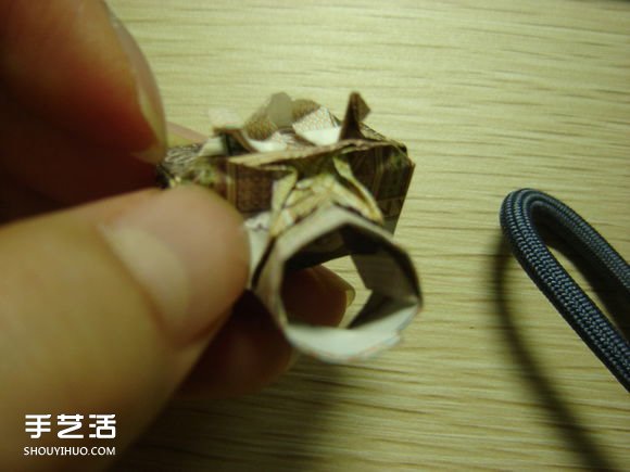 紙幣折紙照相機(jī)圖解 美金折相機(jī)的折法詳解 -  itrip.net.cn