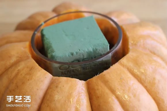 感恩節(jié)南瓜花瓶DIY 南瓜手工制作花瓶的教程 -  itrip.net.cn