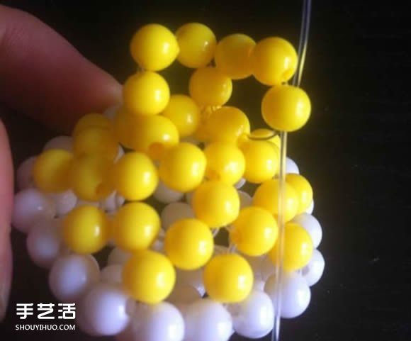 串珠手工藝品制作教程：孵化的小雞 -  itrip.net.cn