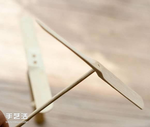 簡易竹蜻蜓的制作方法 雪糕棍做竹蜻蜓的教程 -  itrip.net.cn