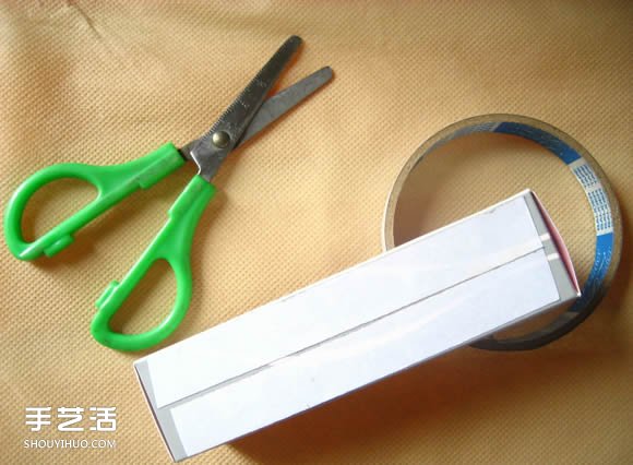 化妝品盒廢物利用DIY制作墻上擱板的方法 -  itrip.net.cn