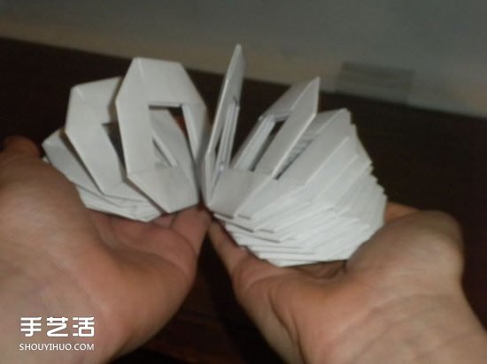 兒童折紙彈簧圖解教程 簡單彈簧的折法步驟 -  itrip.net.cn