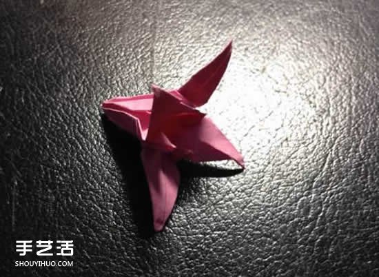 百合花怎么折圖解教程 折百合花的過程實(shí)拍 -  itrip.net.cn