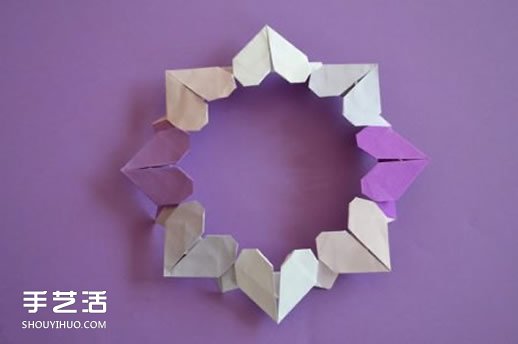 愛心花環(huán)折紙步驟圖解 用折紙愛心制作美麗花環(huán) -  itrip.net.cn